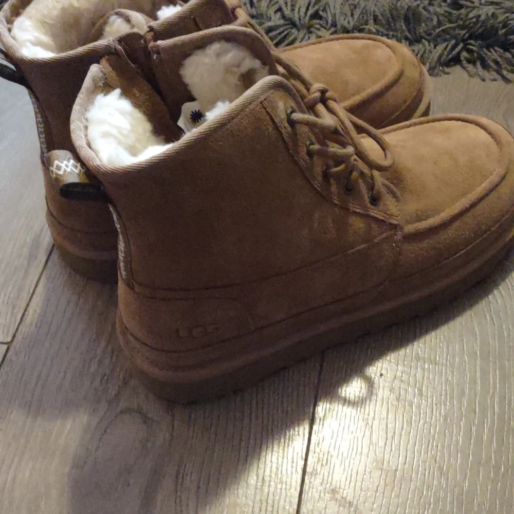 Boots - Picture 2 of 3